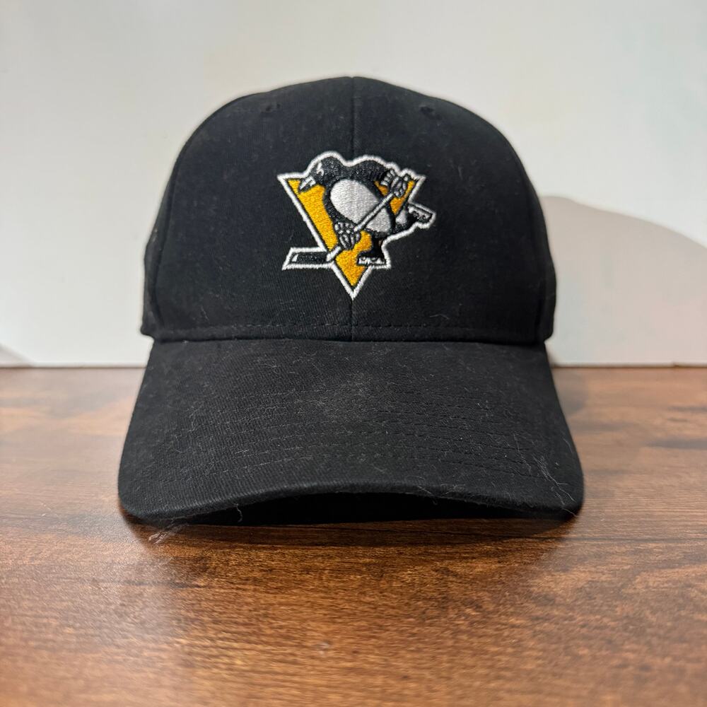 NHL Pittsburg Penguins Logo Strapback Cap, Black Official NHL License